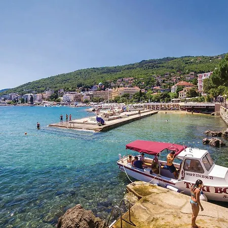 Case de vacanță 3 Bedroom Cozy In Opatija