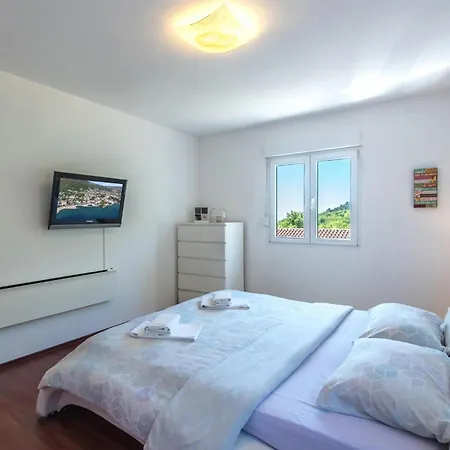 3 Bedroom Cozy In