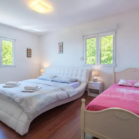 Case de vacanță 3 Bedroom Cozy In *