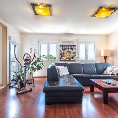 3 Bedroom Cozy In Opatija
